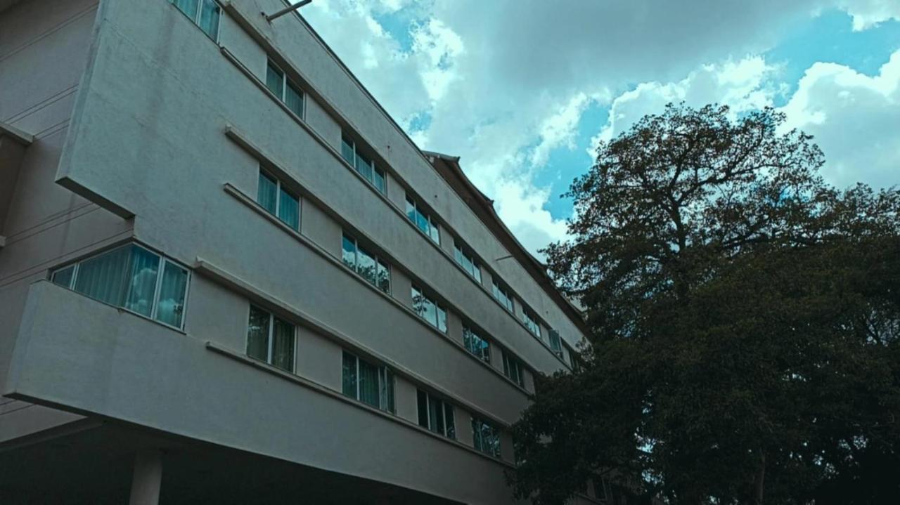 ホテル Palguni Residency ハッサン エクステリア 写真