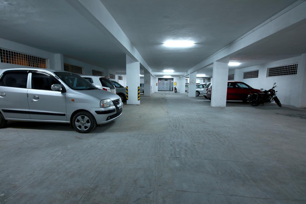 ホテル Palguni Residency ハッサン エクステリア 写真
